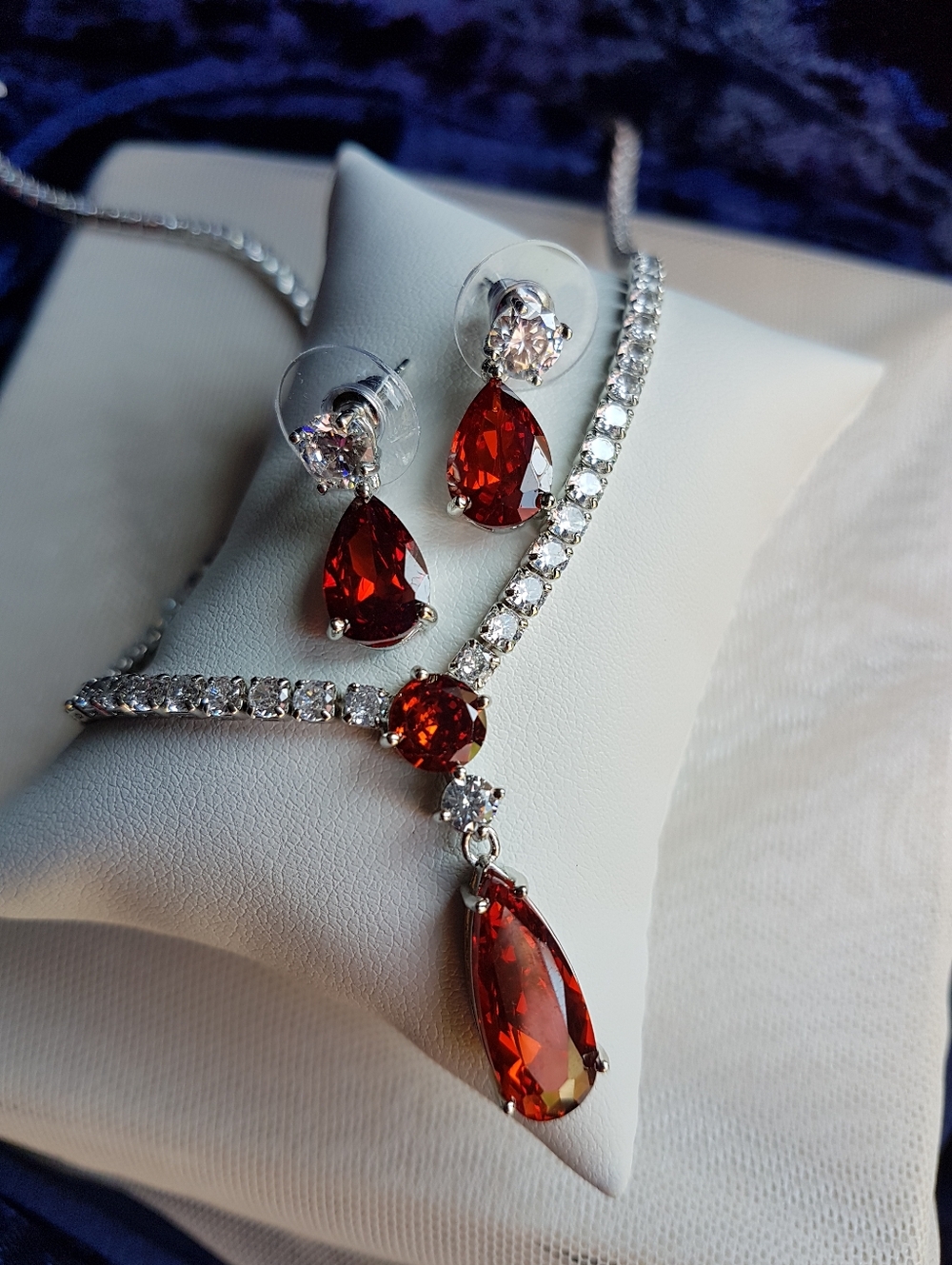 Swarovski Elements Platinum Plated Ruby Red Teardrop Earrings NEW - Picture 3 of 13